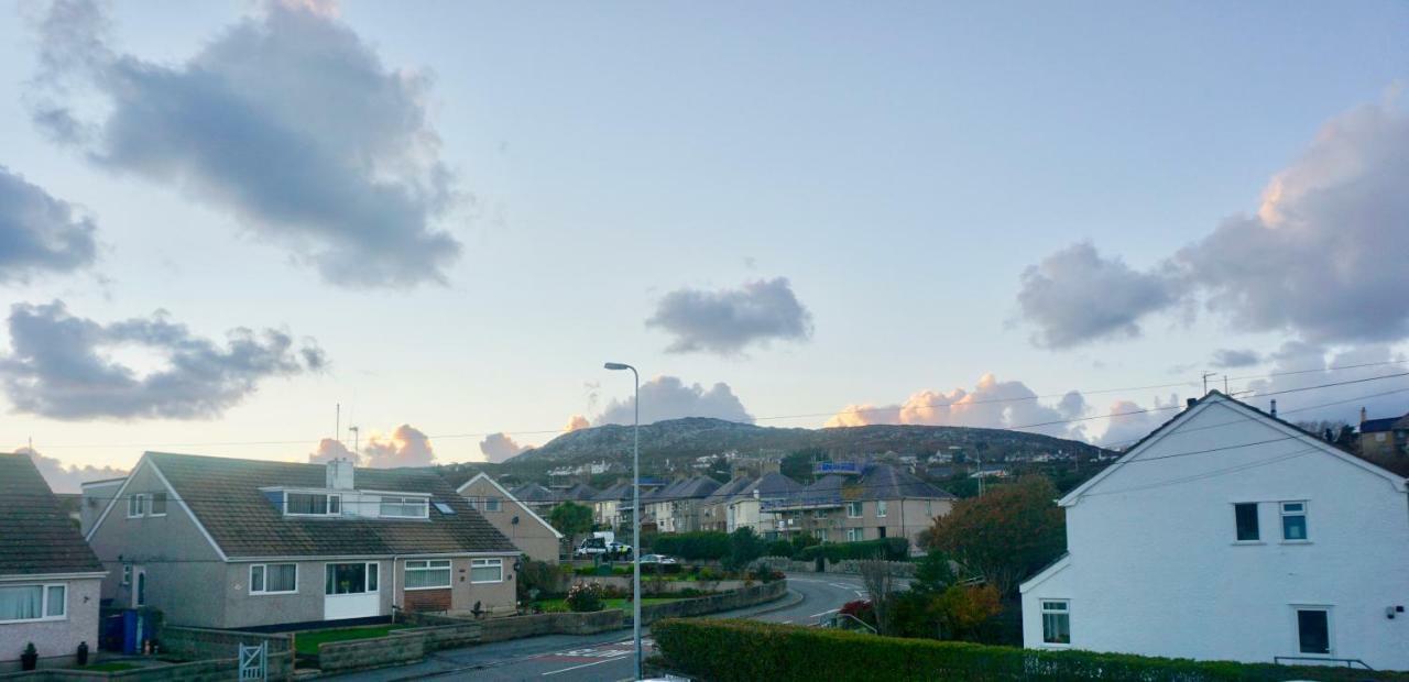 Cae Glas Apartments Holyhead Exteriör bild